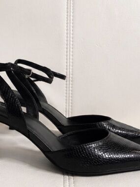 Calvin Klein Black Textured Pointed-Toe Ankle-Strap Heels